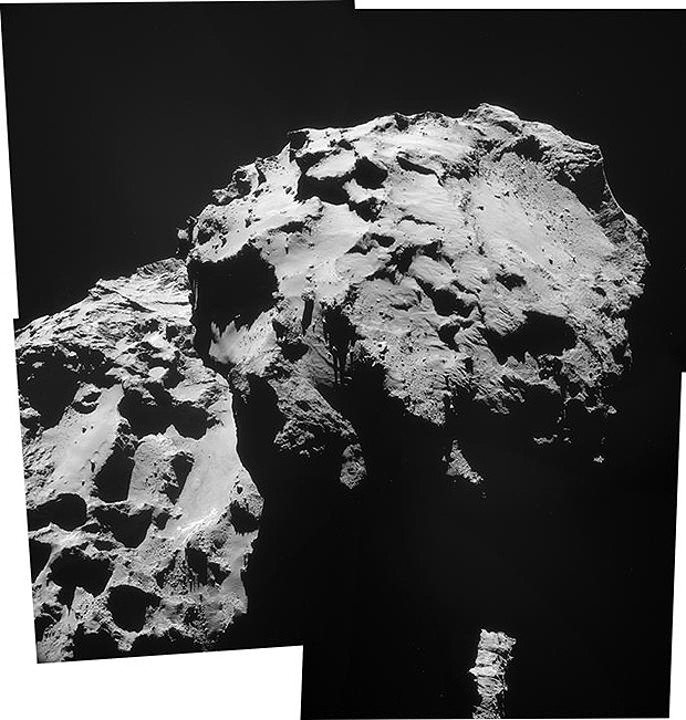 Assemblage des images de la NavCam prises le 17 décembre. Le site d’atterrissage visé se situe à gauche de la dépression visible sur le petit lobe de 67P et le site d’atterrissage final doit se situer sur la droite. Crédits : ESA/Rosetta/NavCam.